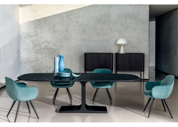 Стол Palace shaped от Sovet Italia