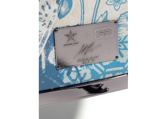 Кресло Archibald Delicate Balance Limited Edition от Poltrona Frau